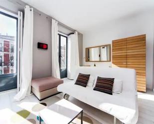 Bedroom of Flat to rent in  Madrid Capital  with Air Conditioner and Balcony