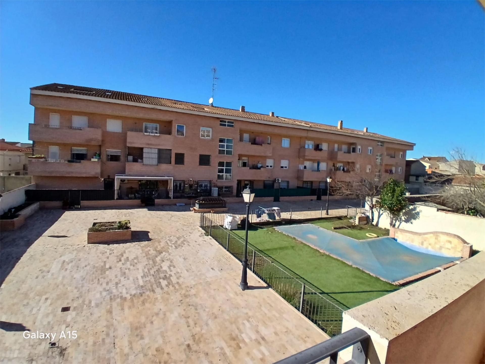 Vista exterior de Pis en venda en Yepes amb Terrassa, Piscina i Balcó