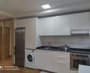 Cuina de Estudi de lloguer en Salamanca Capital amb Moblat, Forn i Rentadora