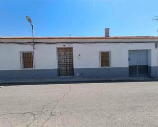 Vista exterior de Casa o xalet en venda en Villarta de San Juan amb Jardí privat, Traster i Moblat