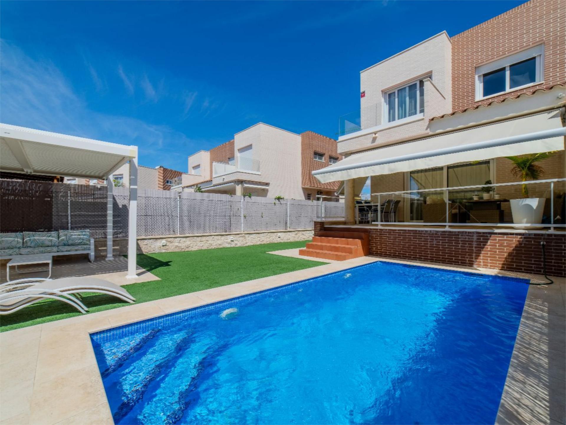 Piscina de Casa o xalet en venda en Mutxamel amb Aire condicionat, Terrassa i Piscina