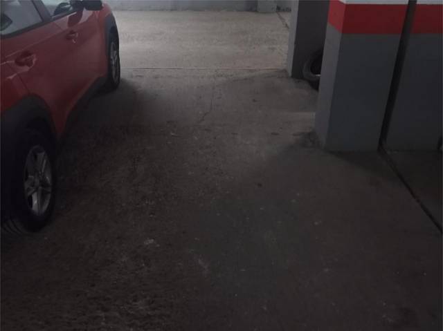 Garaje en Alquiler en Carrer d'Almiserà, 5 en Barrio de Benicalap