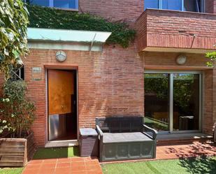 Exterior view of Single-family semi-detached for sale in Esplugues de Llobregat  with Air Conditioner and Terrace