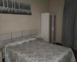 Dormitori de Pis de lloguer en Dos Hermanas amb Calefacció i Moblat