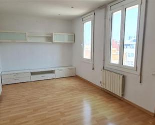 Flat to rent in Carrer de Ruiz de Padrón, 16, El Camp de l'Arpa del Clot