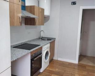 Cuina de Pis de lloguer en Oviedo  amb Calefacció i Moblat