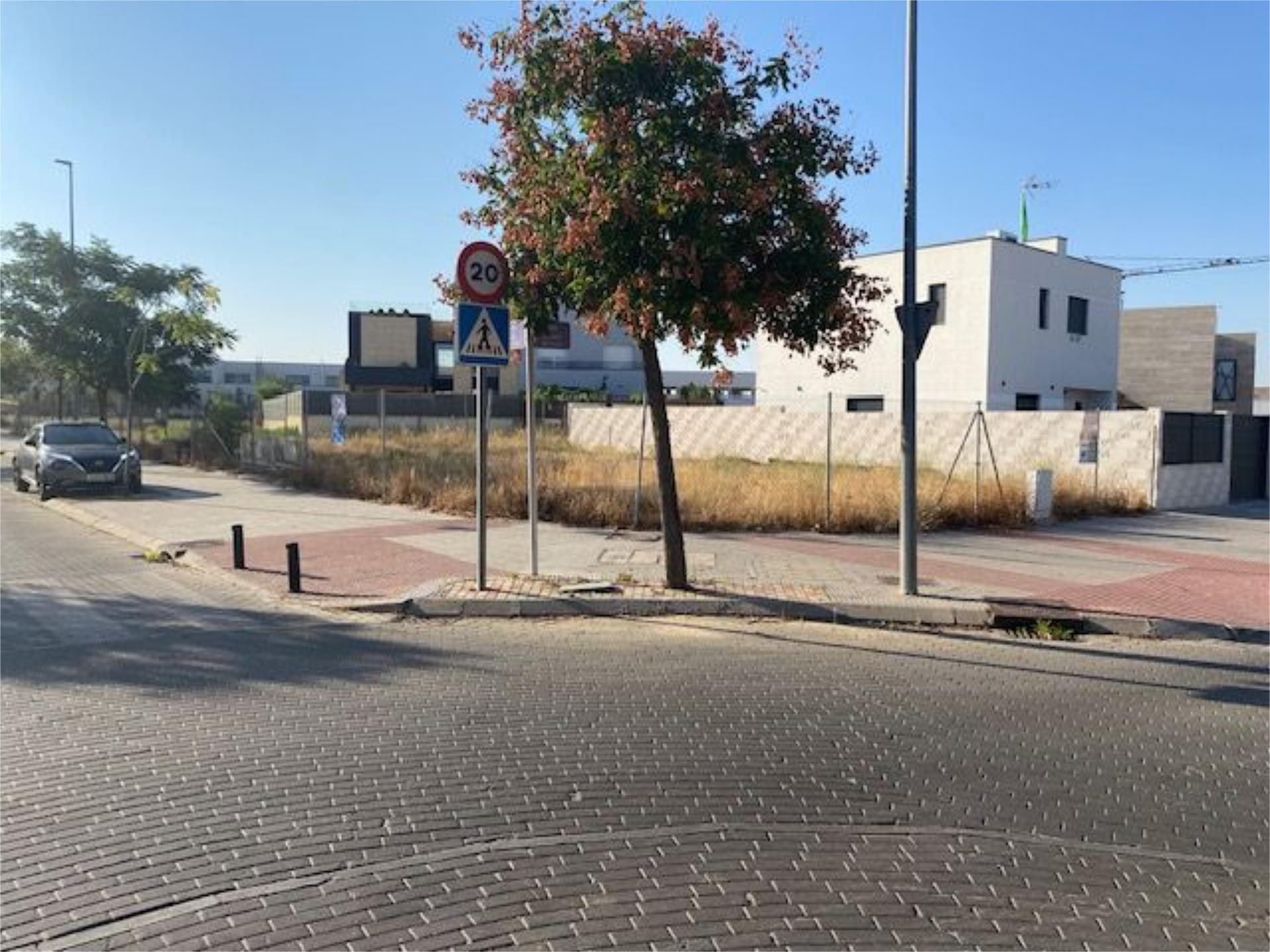 Vista exterior de Casa o xalet en venda en Torrejón de Ardoz amb Aire condicionat, Terrassa i Piscina