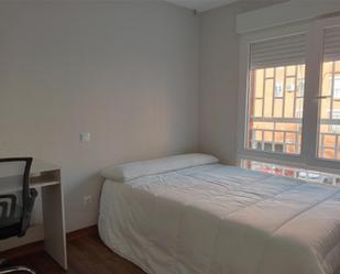 Bedroom of Apartment to share in  Madrid Capital  with Air Conditioner, Heating and Parquet flooring