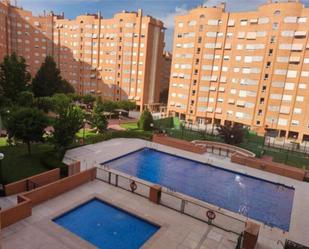 Piscina de Pis en venda en  Madrid Capital amb Calefacció, Jardí privat i Traster
