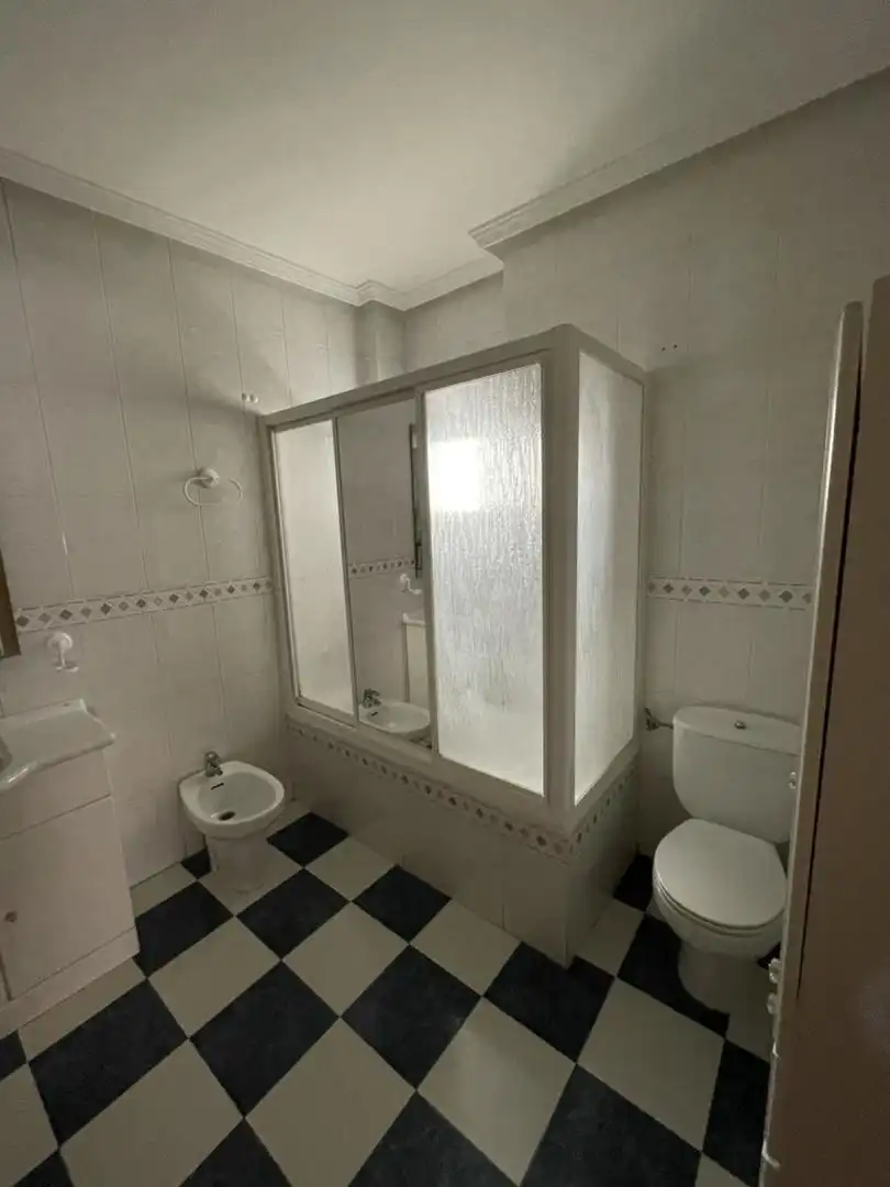 Piso en venta en Calle Plato, 17, Pozo Alcón Baño de Piso en venta en Pozo Alcón con Aire acondicionado y Balcón