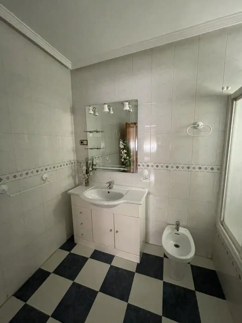 Piso en venta en Calle Plato, 17, Pozo Alcón Baño de Piso en venta en Pozo Alcón con Aire acondicionado y Balcón