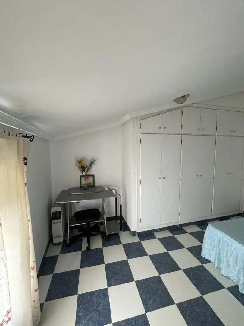 Piso en venta en Calle Plato, 17, Pozo Alcón Habitación de Piso en venta en Pozo Alcón con Aire acondicionado y Balcón