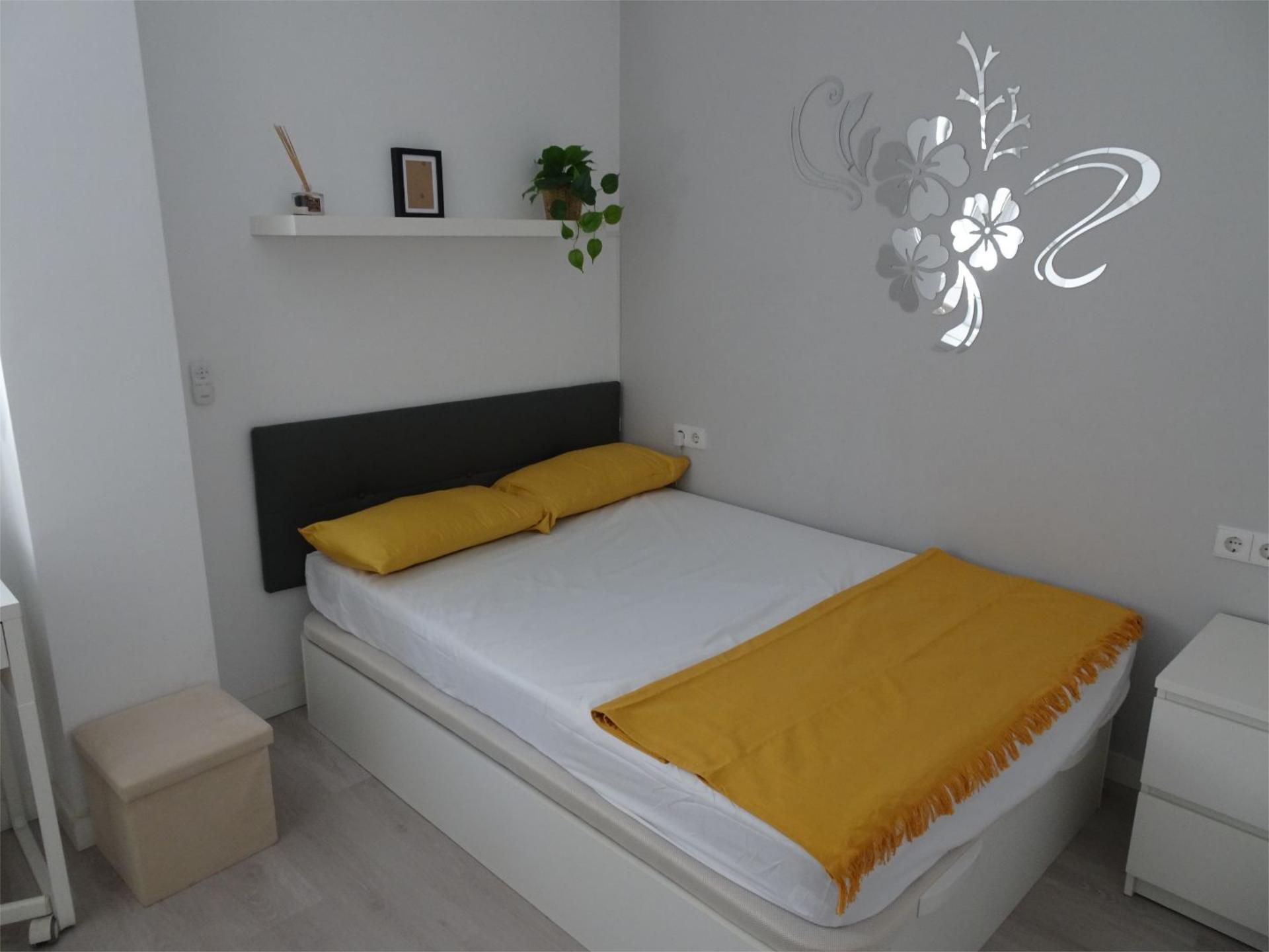 Bedroom of Flat to share in  Valencia Capital  with Air Conditioner, Heating and Parquet flooring