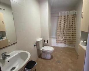 Bathroom of Flat to share in Cáceres Capital  with Furnished