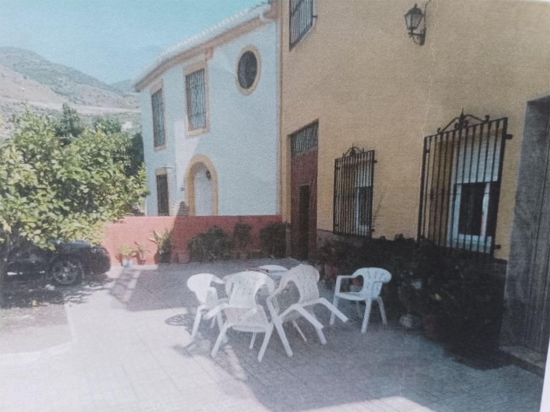 Terrassa de Pis de lloguer en Vélez de Benaudalla amb Aire condicionat, Calefacció i Jardí privat