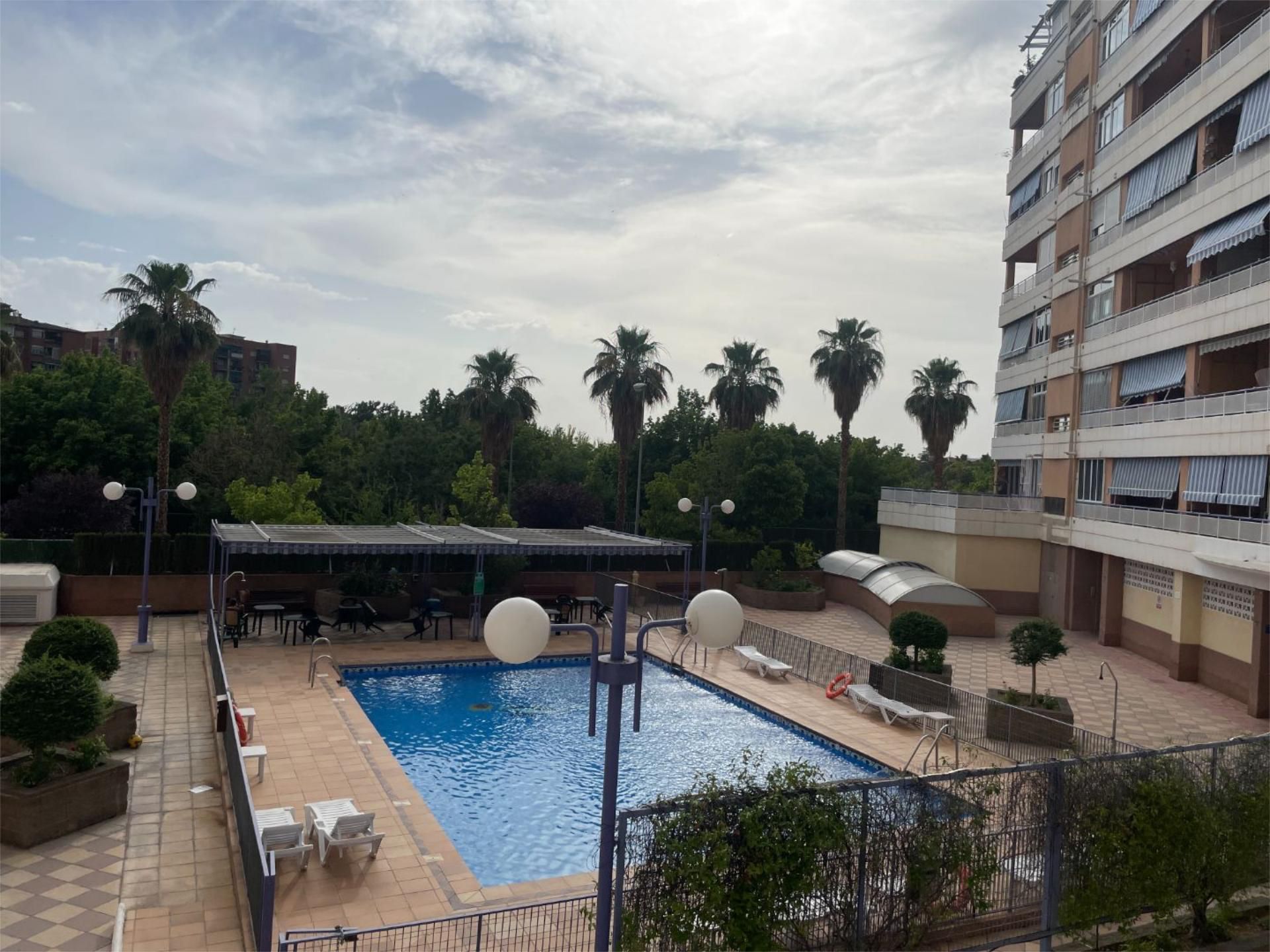 Swimming pool of Flat to rent in  Granada Capital  with Air Conditioner, Heating and Private garden
