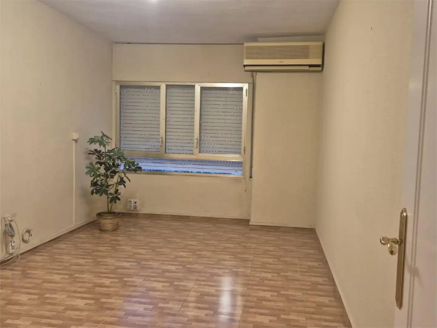 Oficina de alquiler en Calle Tomás de Aquino, 4, Vista Alegre - Parque Cruz Conde Habitación de Oficina de alquiler en Córdoba