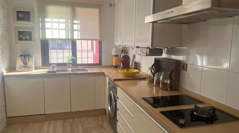 Photo 3 of Single-family semi-detached for sale in Calle Poeta Mario López, 11, Poniente-Norte - Miralbaida - Parque Azahara, Córdoba