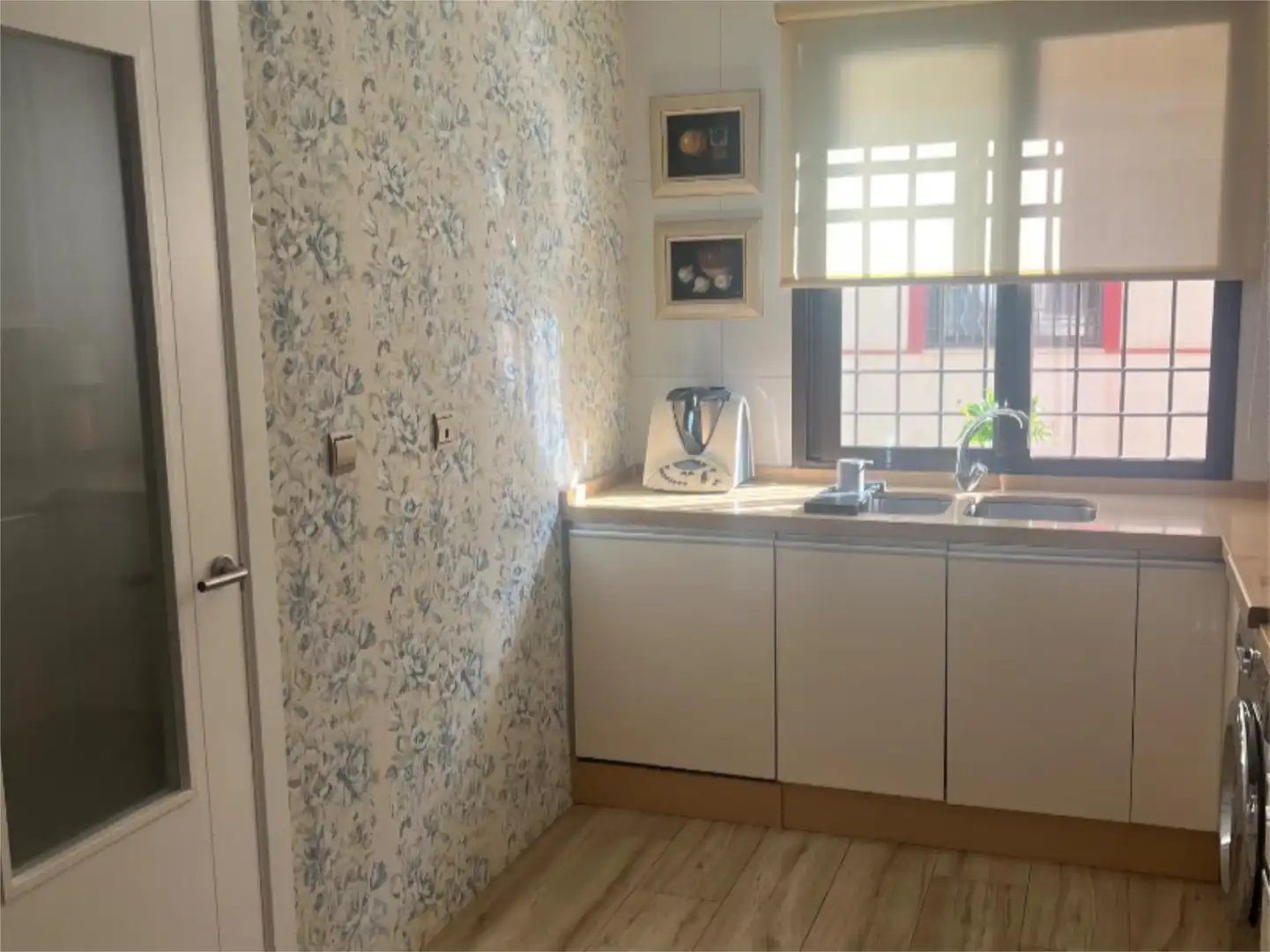Detached homes for sale in Calle Poeta Mario López, 11, Poniente-Norte - Miralbaida - Parque Azahara Kitchen of Detached homes for sale in Córdoba with Air Conditioner, Heating and Terrace