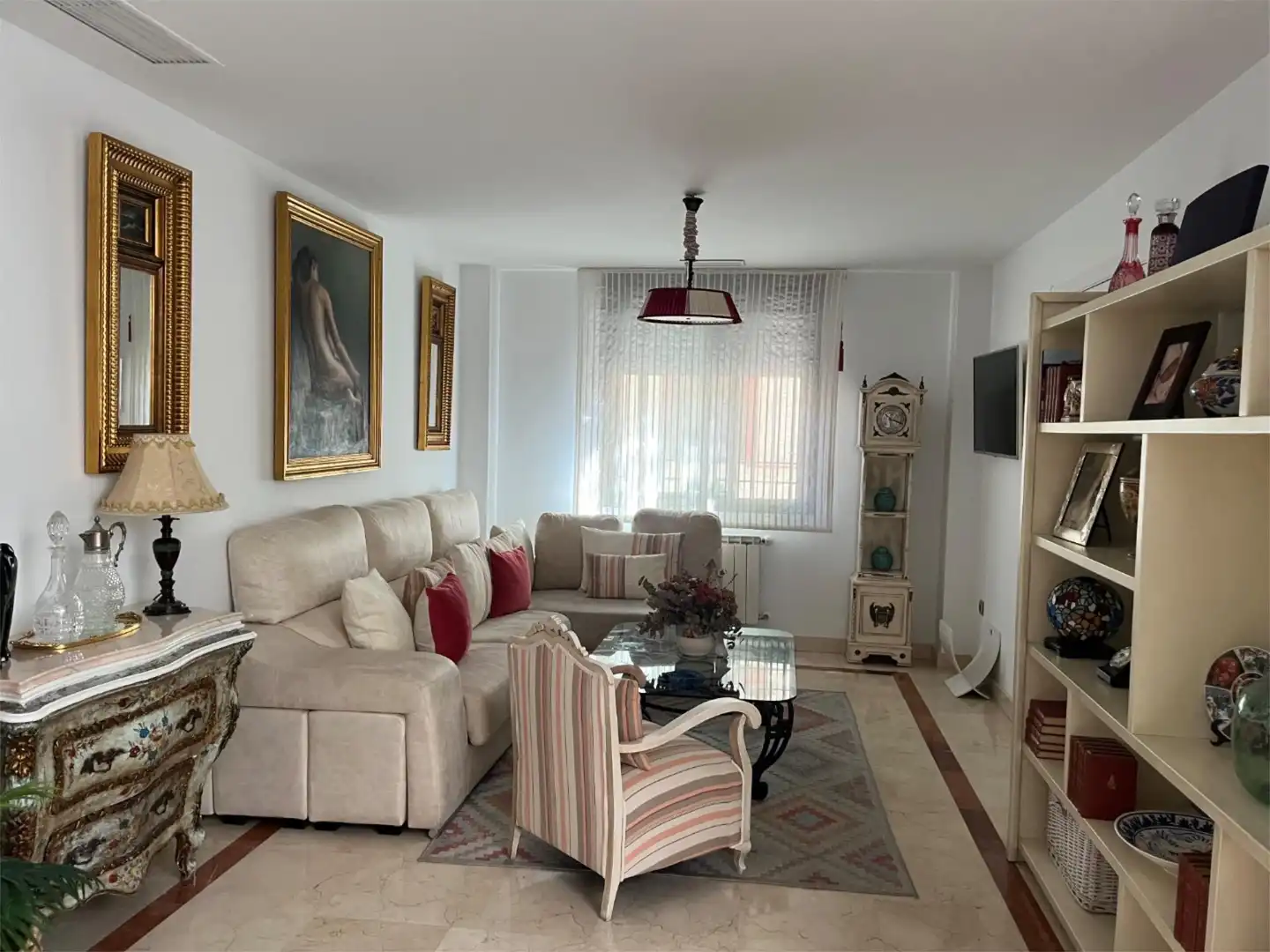 Detached homes for sale in Calle Poeta Mario López, 11, Poniente-Norte - Miralbaida - Parque Azahara Living room of Detached homes for sale in Córdoba with Air Conditioner, Heating and Terrace