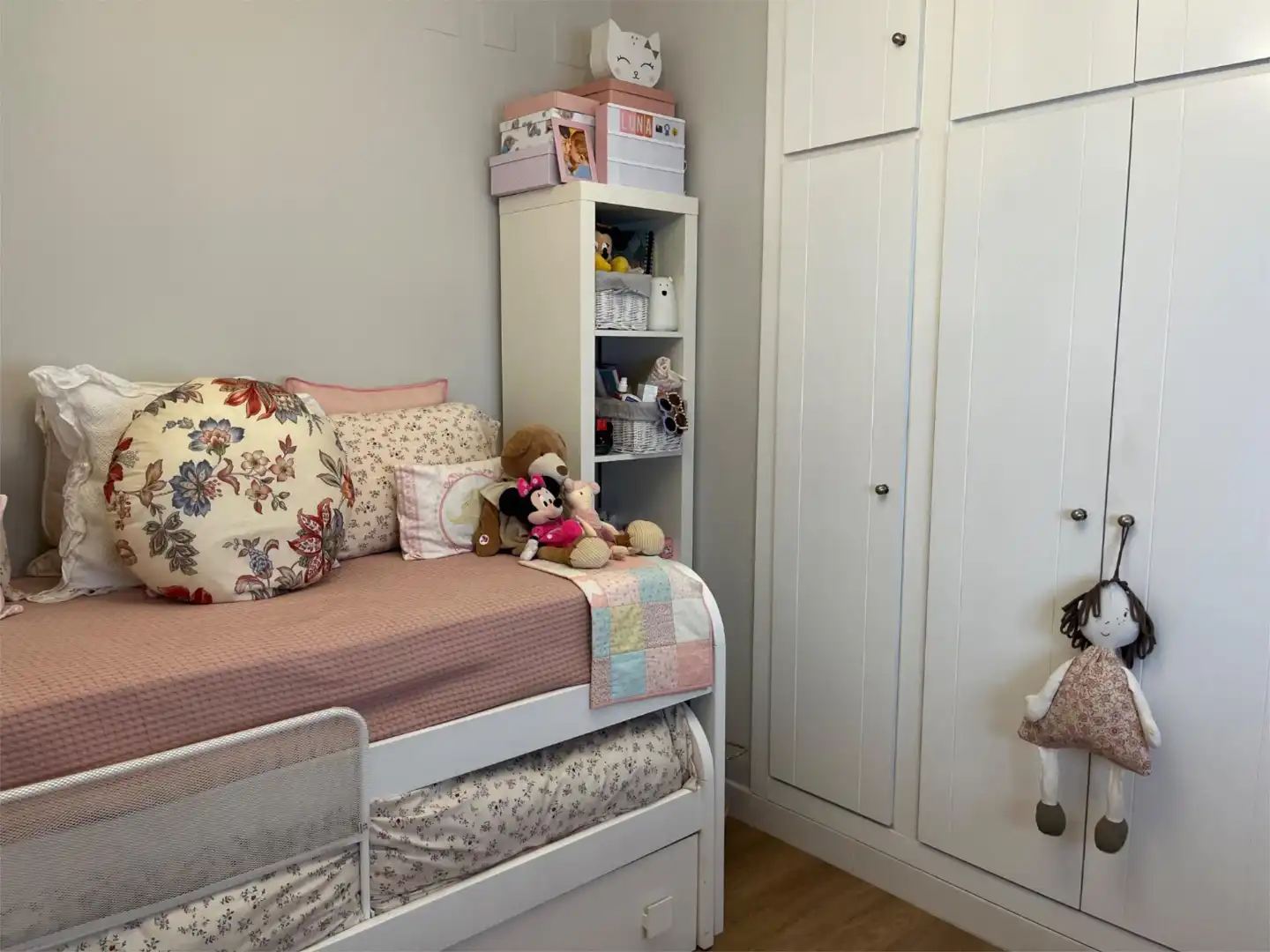 Detached homes for sale in Calle Poeta Mario López, 11, Poniente-Norte - Miralbaida - Parque Azahara Bedroom of Detached homes for sale in Córdoba with Air Conditioner, Heating and Terrace