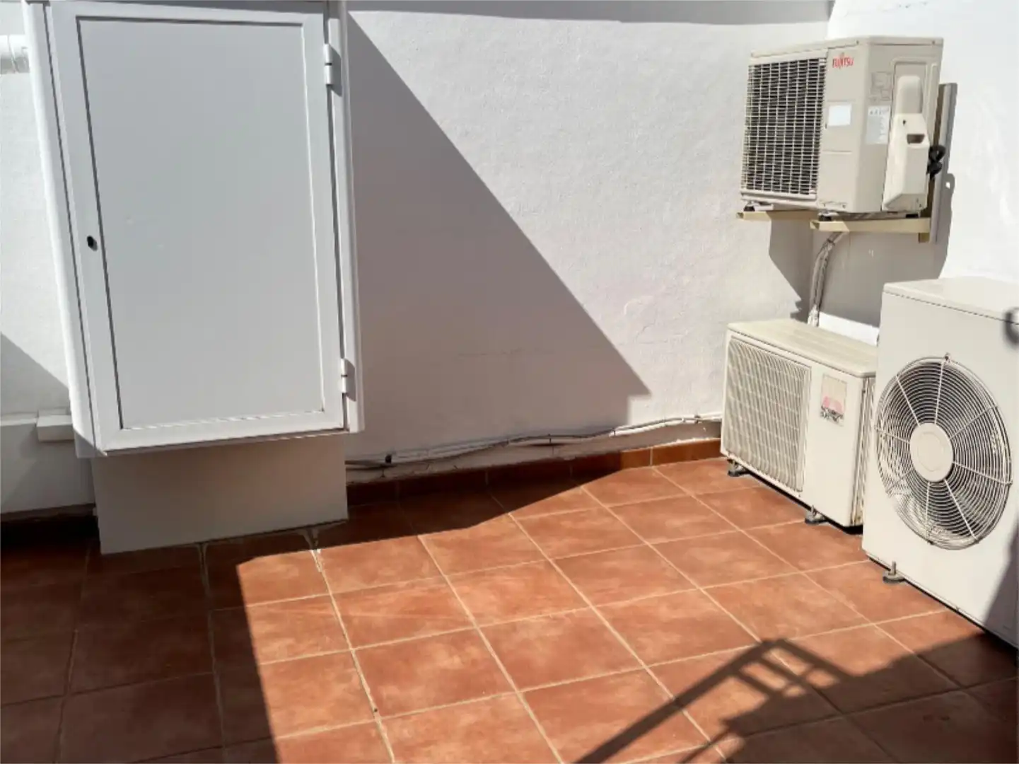 Detached homes for sale in Calle Poeta Mario López, 11, Poniente-Norte - Miralbaida - Parque Azahara Balcony of Detached homes for sale in Córdoba with Air Conditioner, Heating and Terrace