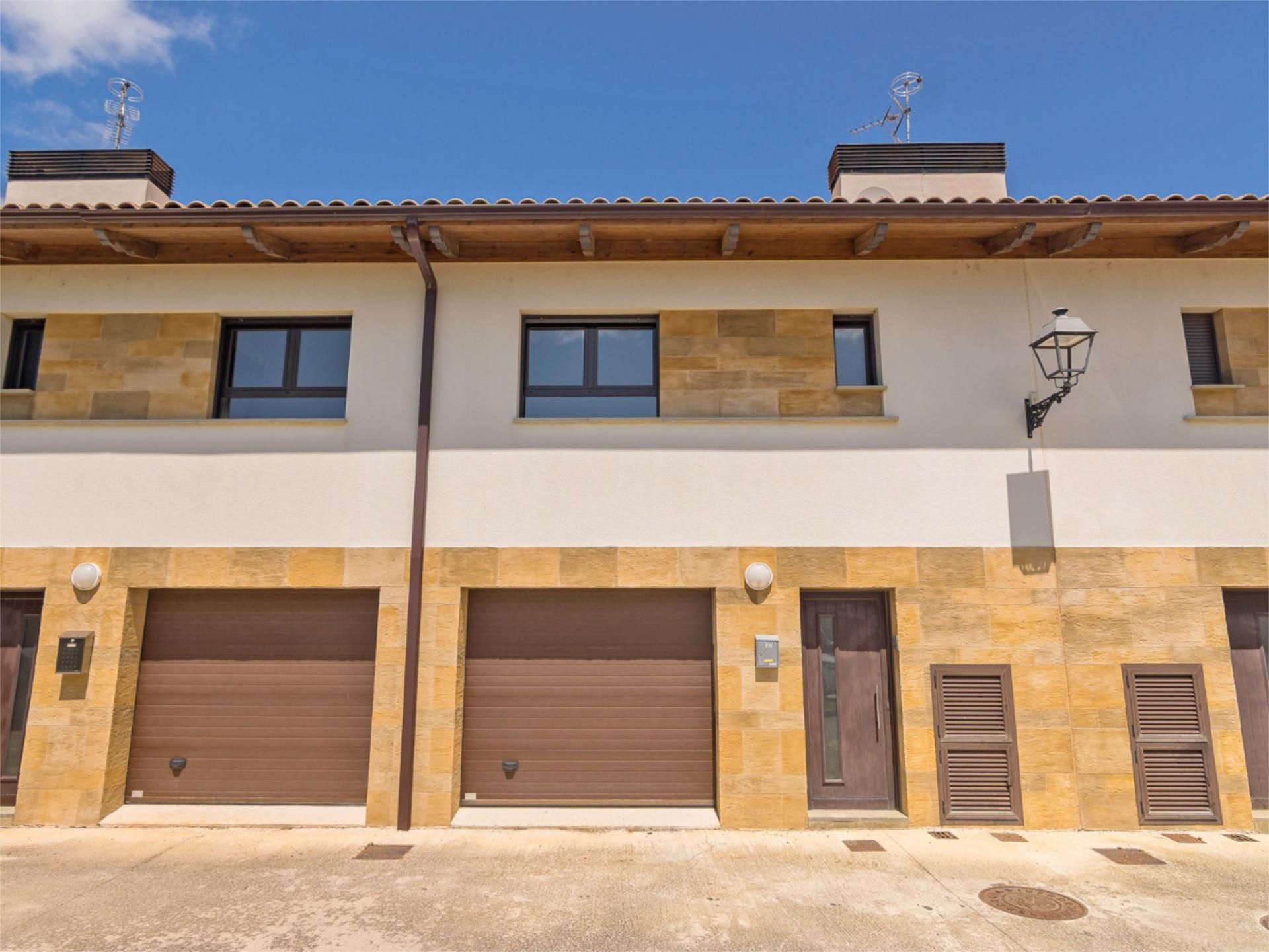 Exterior view of Flat for sale in Valle de Yerri / Deierri  with Heating, Private garden and Parquet flooring