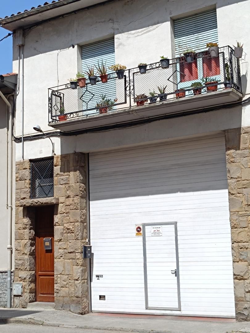 Vista exterior de Pis en venda en Olot amb Traster