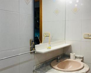 Bathroom of Flat to rent in Burjassot  with Balcony