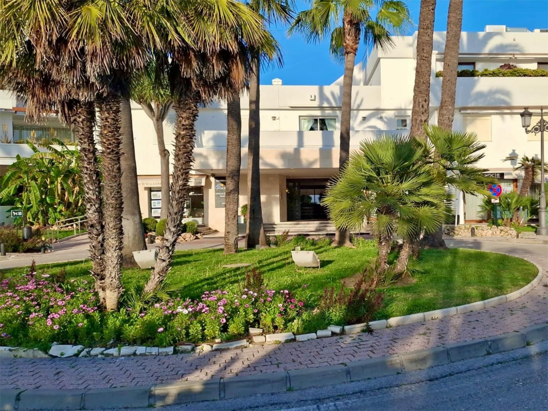 Exterior view of Flat for sale in Marbella  with Air Conditioner and Swimming Pool