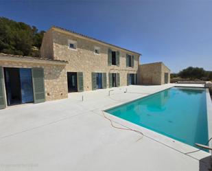 Vista exterior de Finca rústica en venda en Montuïri amb Aire condicionat, Terrassa i Piscina