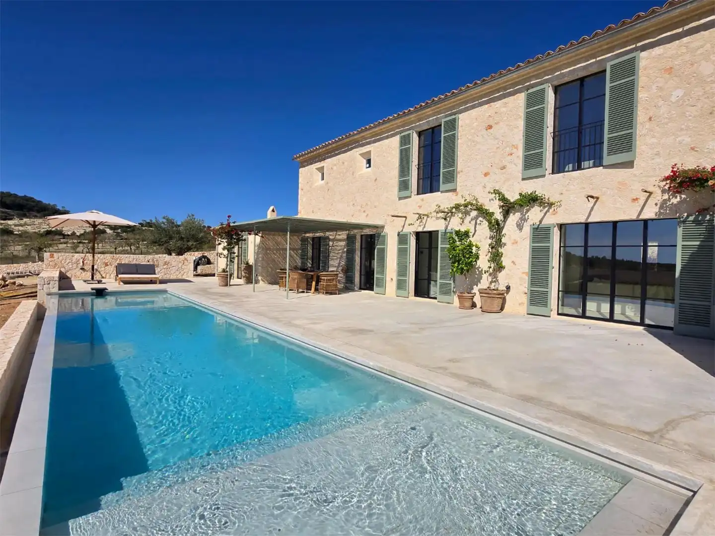 Außenansicht von Wohnung zum Verkauf in Montuïri mit Klimaanlage, Heizung und Privatgarten