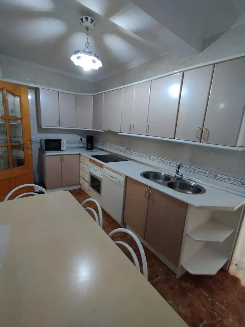 Piso de alquiler en Paseo Estación, 17, Navalmoral de la Mata Cocina de Piso de alquiler en Navalmoral de la Mata con Aire acondicionado, Calefacción y Terraza