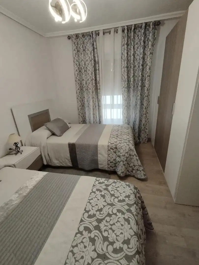 Piso de alquiler en Paseo Estación, 17, Navalmoral de la Mata Habitación de Piso de alquiler en Navalmoral de la Mata con Aire acondicionado, Calefacción y Terraza