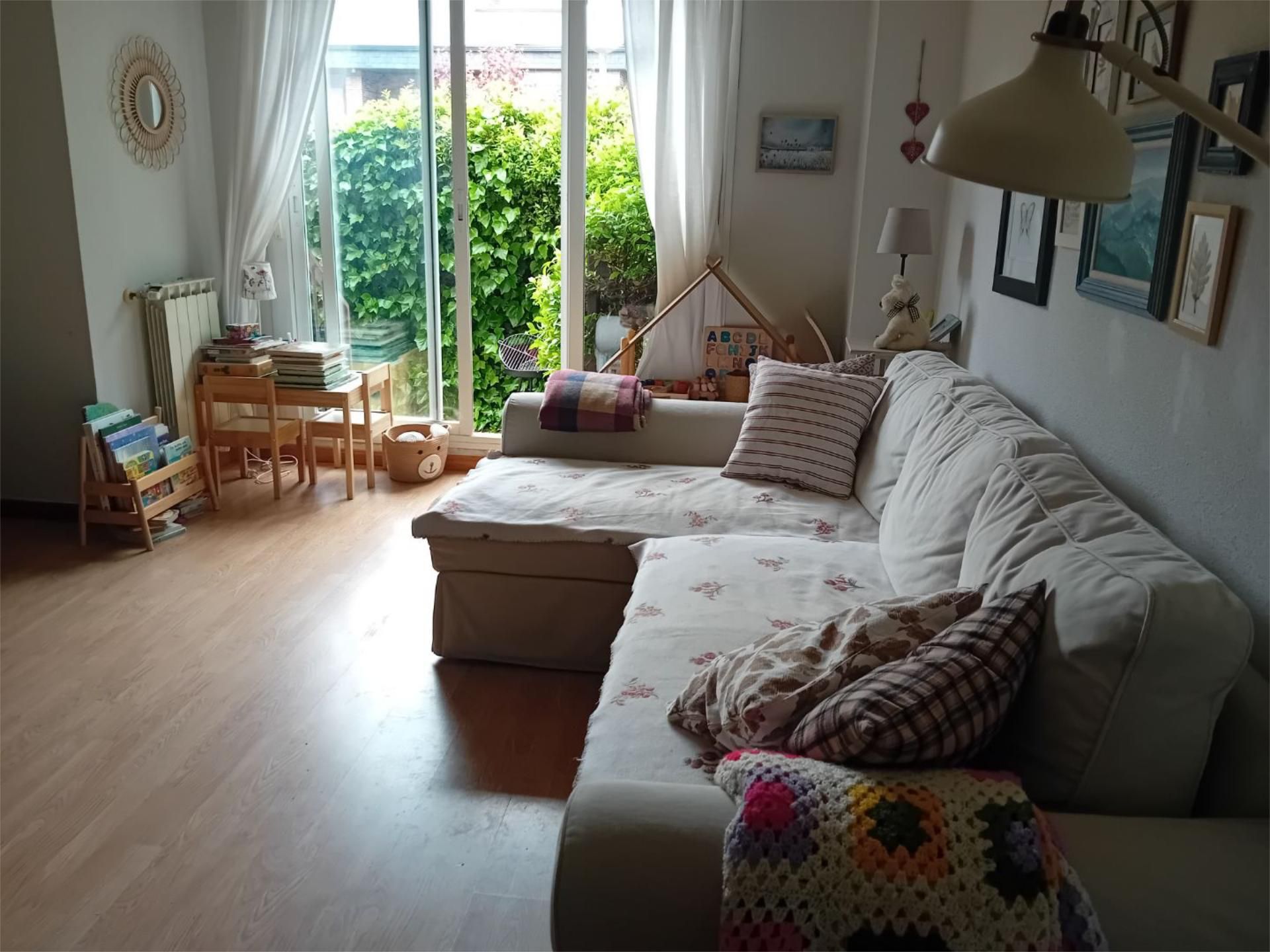 Living room of Flat for sale in Villanueva del Pardillo  with Heating, Private garden and Terrace