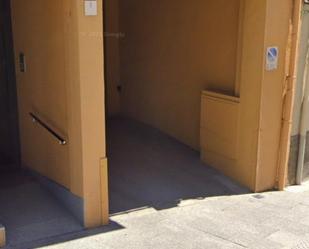 Garage to rent in Vic