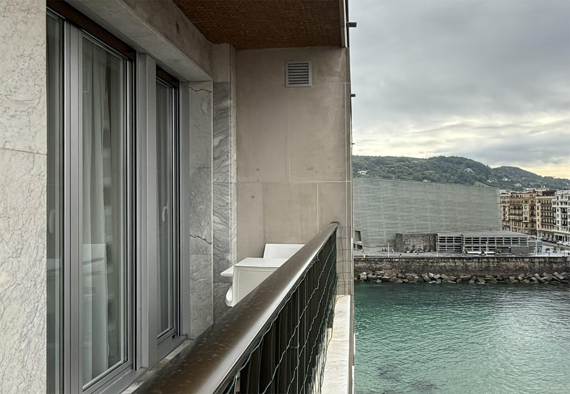 Balcony of Study for sale in Donostia - San Sebastián   with Heating, Furnished and Oven