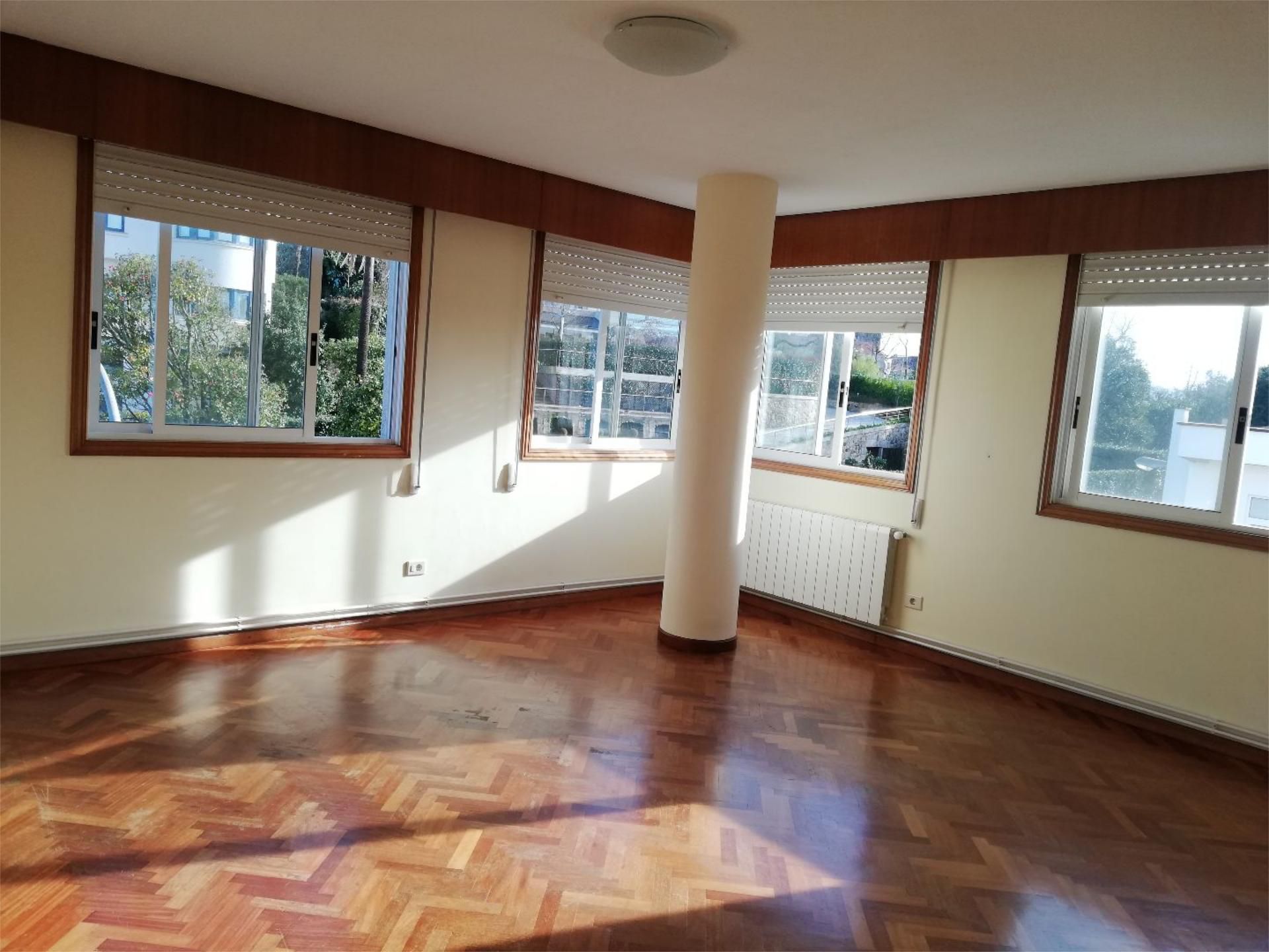 Dormitori de Pis de lloguer en Ferrol amb Calefacció, Parquet i Terrassa