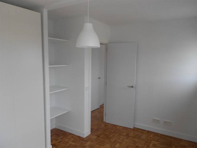 Piso en Alquiler en Calle de Mauricio Legendre, 45B en Castilla