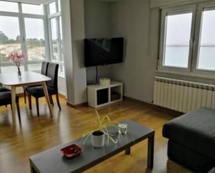 Sala d'estar de Pis de lloguer en Cervo amb Calefacció, Parquet i Moblat