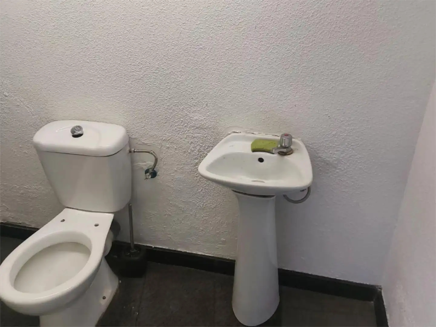 Badezimmer von Geschaftsraum zur Miete in Salamanca