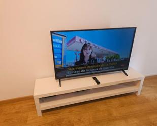 Sala d'estar de Pis de lloguer en Ribadedeva amb Calefacció, Parquet i Moblat