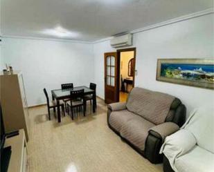 Sala d'estar de Apartament de lloguer en Torrevieja amb Terrassa