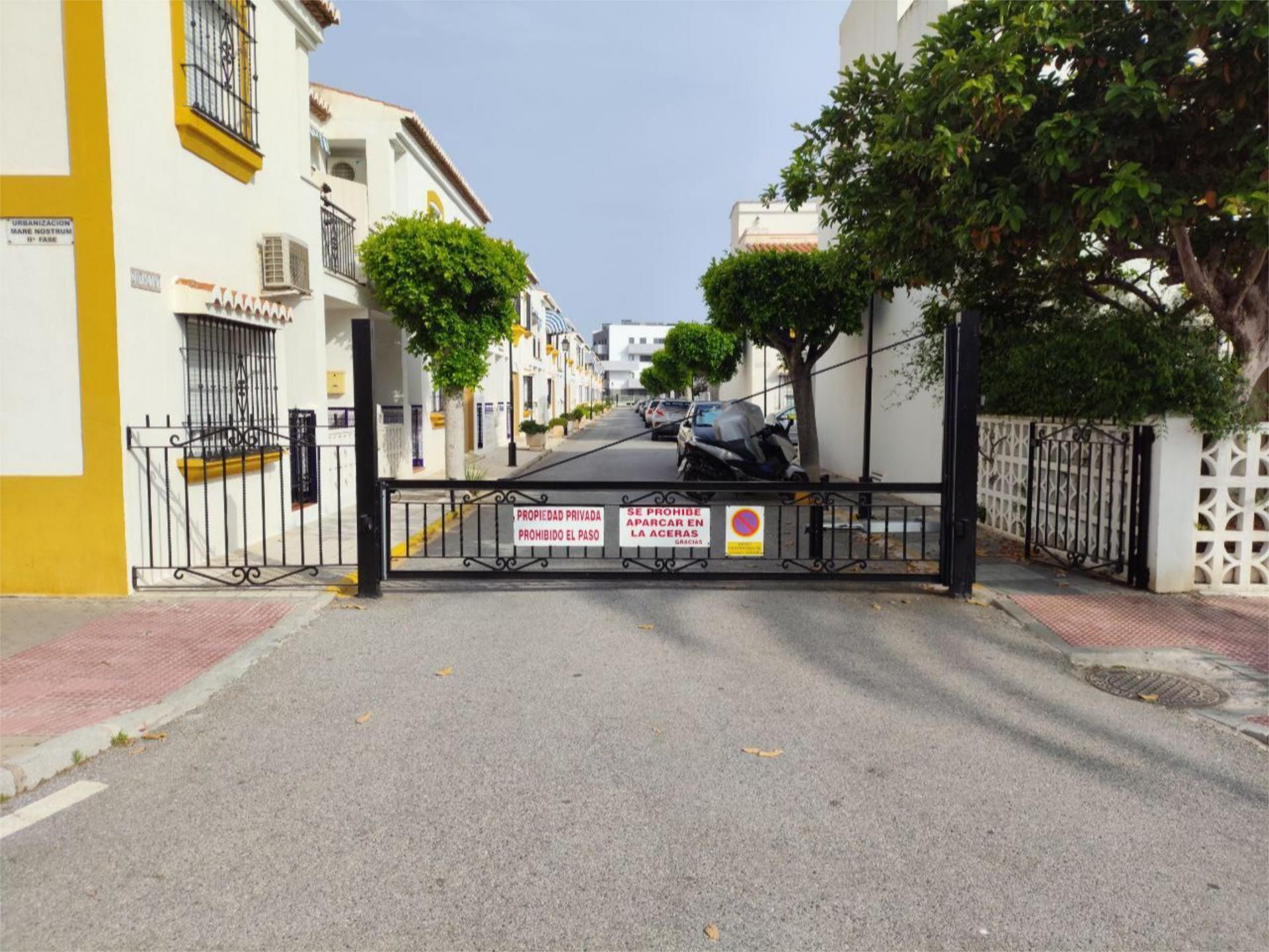 Exterior view of Flat for sale in Salobreña  with Air Conditioner, Terrace and Swimming Pool