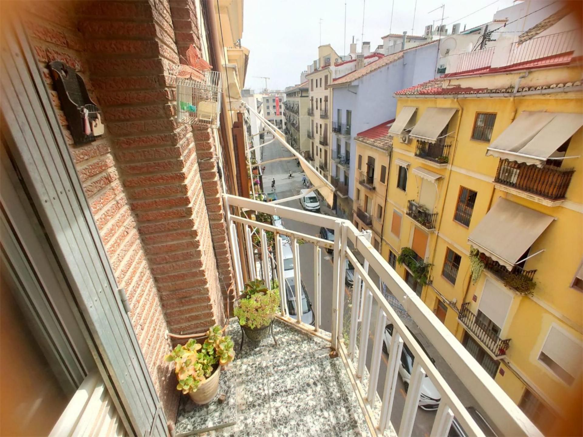 Exterior view of Flat for sale in  Valencia Capital  with Air Conditioner and Balcony