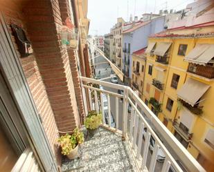 Vista exterior de Pis en venda en  Valencia Capital amb Aire condicionat, Terrassa i Balcó