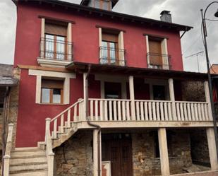 Exterior view of Single-family semi-detached for sale in Cacabelos  with Heating, Furnished and Balcony