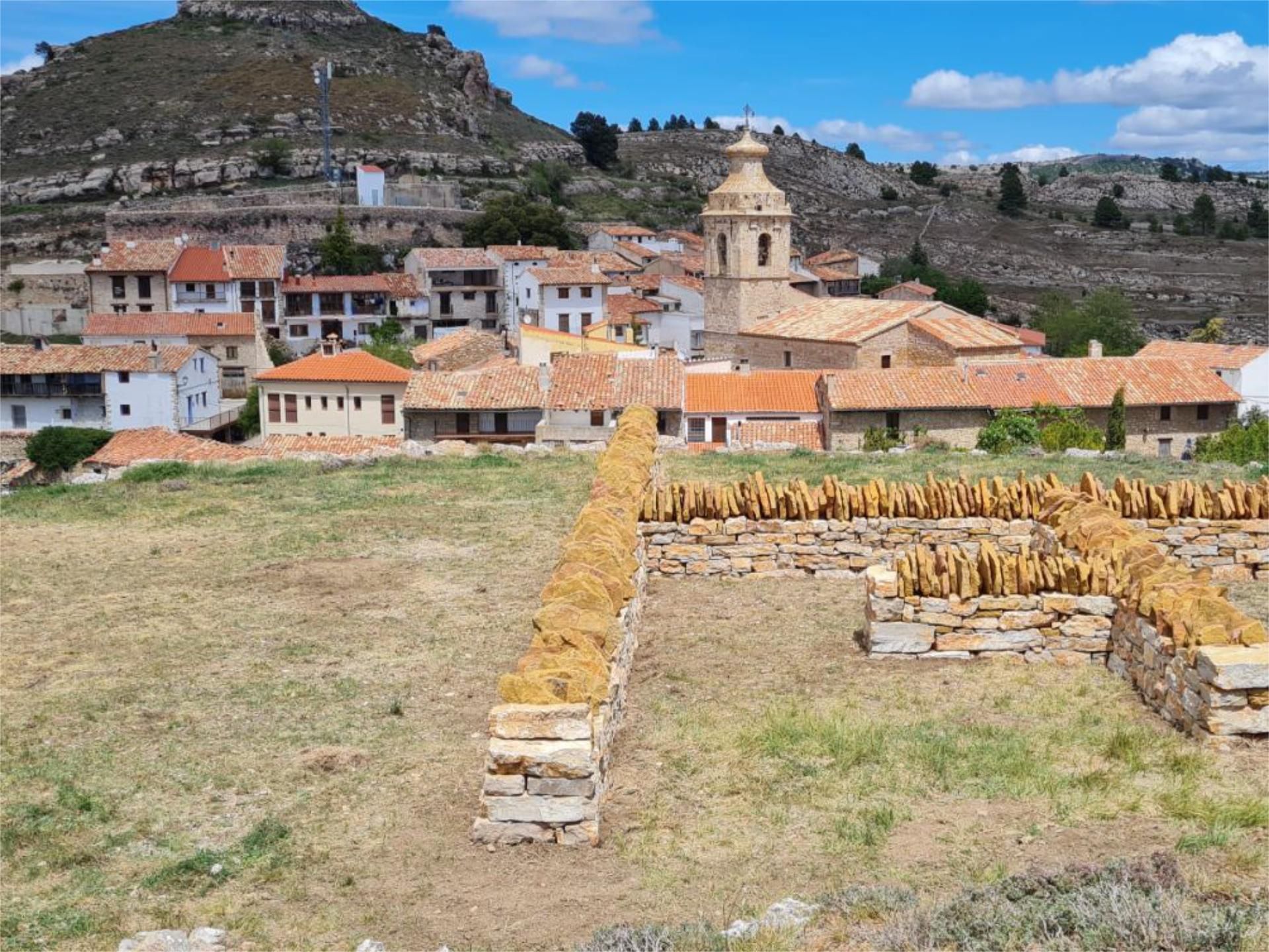 Exterior view of Single-family semi-detached for sale in Castell de Cabres  with Private garden, Terrace and Storage room