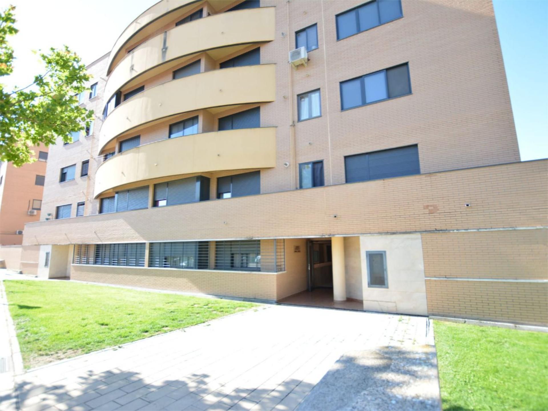 Vista exterior de Pis en venda en Medina del Campo amb Terrassa i Balcó