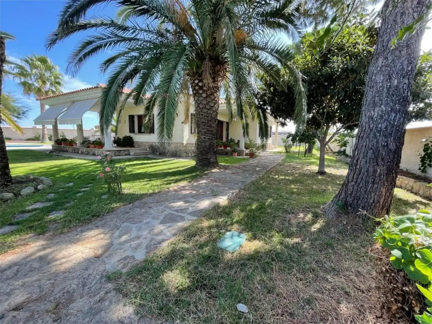 Casa o chalet en venta en Avenida Lusitania, 1, Moraleja Vista exterior de Casa o chalet en venta en Moraleja con Calefacción, Jardín privado y Terraza